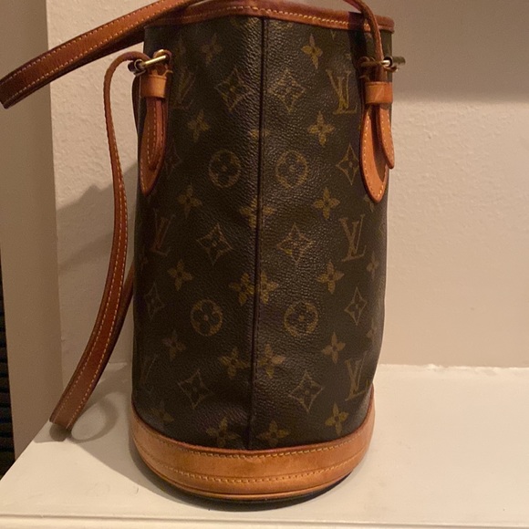 Louis Vuitton Bucket Bag - Picture 4 of 13